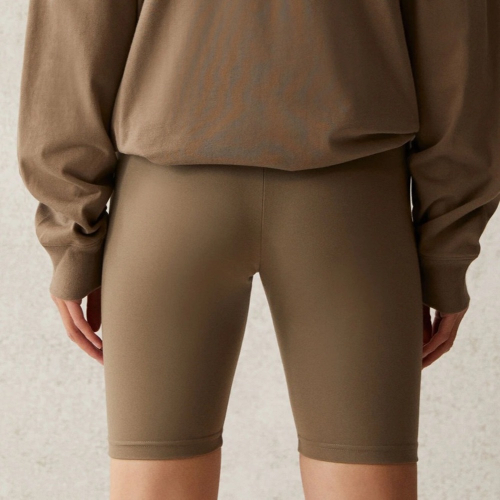 ✨SOLD✨ NWT Essential Bike Shorts - Picture 9 of 9